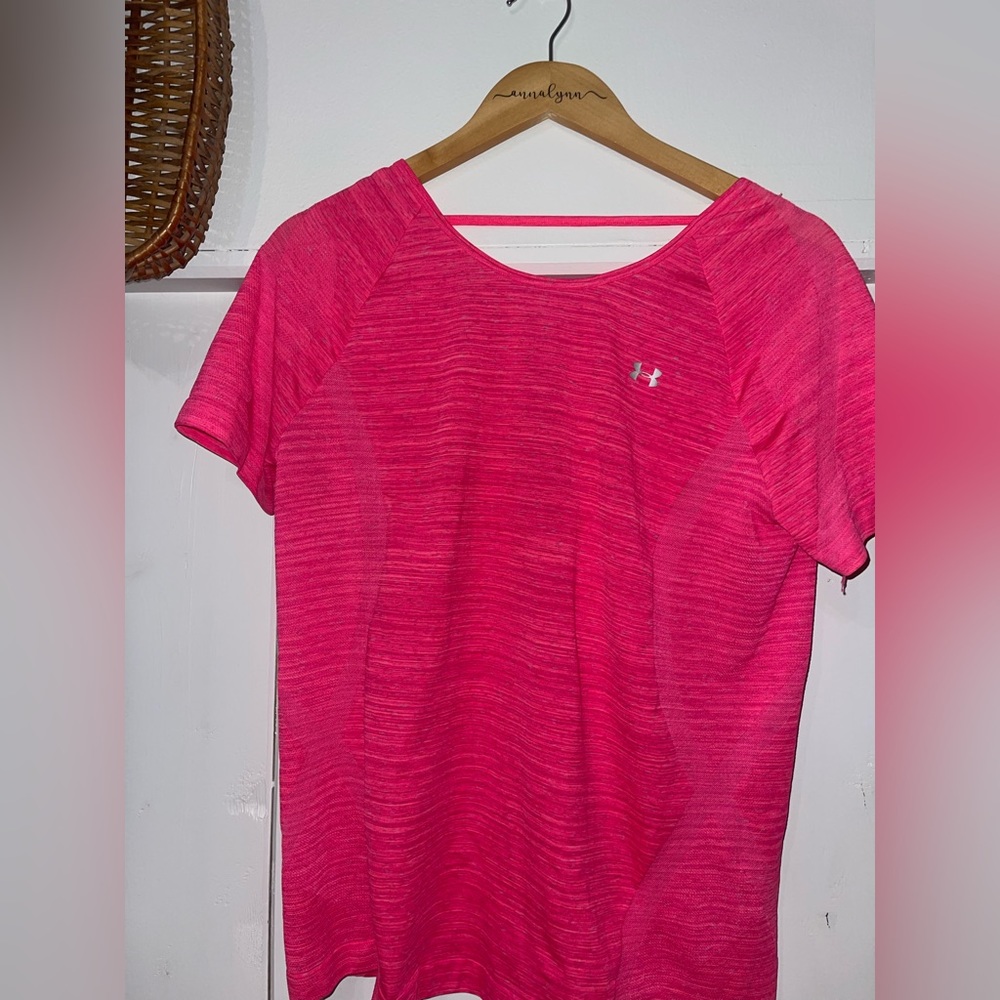 Under Armour Women’s Tech Dash Top // Size Large // Pink // Semi Hot Pink